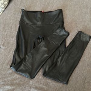 SPANX FAYX LEATHER LEGGINGS. BLACK. S
